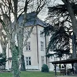 Le Chateau De Morey Bed & Breakfast 4*