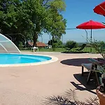 Bed & Breakfast Le Chateau De Morey 4*