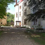 Bed & Breakfast Le Chateau De Morey Belleau