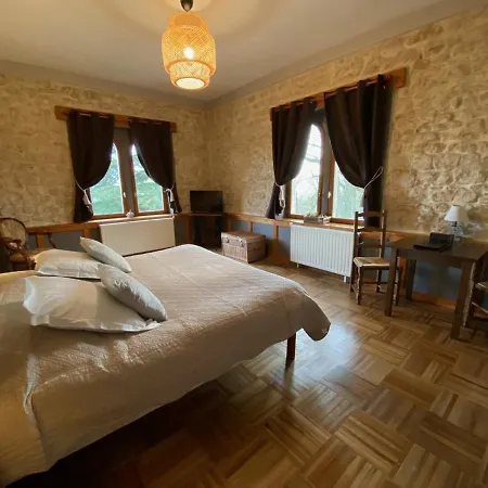 Le Château De Morey Couette-café 4*