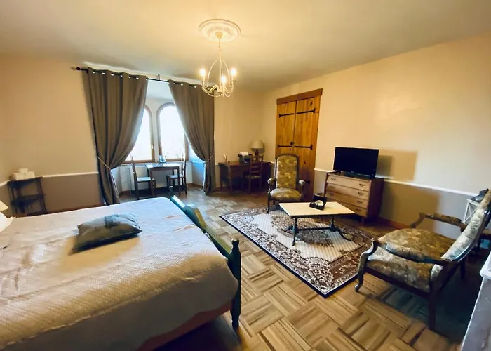 Le Chateau De Morey Bed & Breakfast Belleau