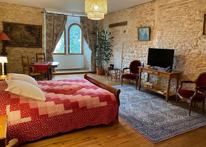 Bed & Breakfast Le Chateau De Morey Belleau