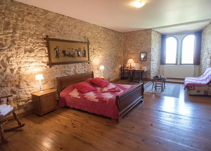 Bed & Breakfast Le Chateau De Morey 4*