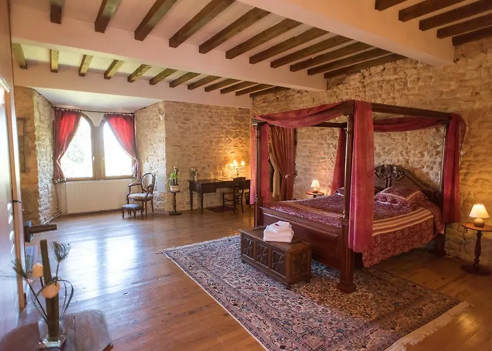 Le Chateau De Morey Bed & Breakfast 4*